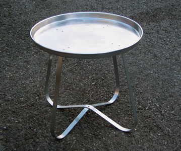 Pizza Pan Table